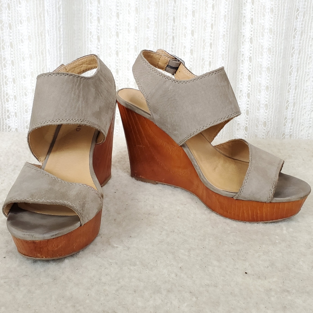 Lucky Brand Lattela Wood Gray Suede Wedges Size 9